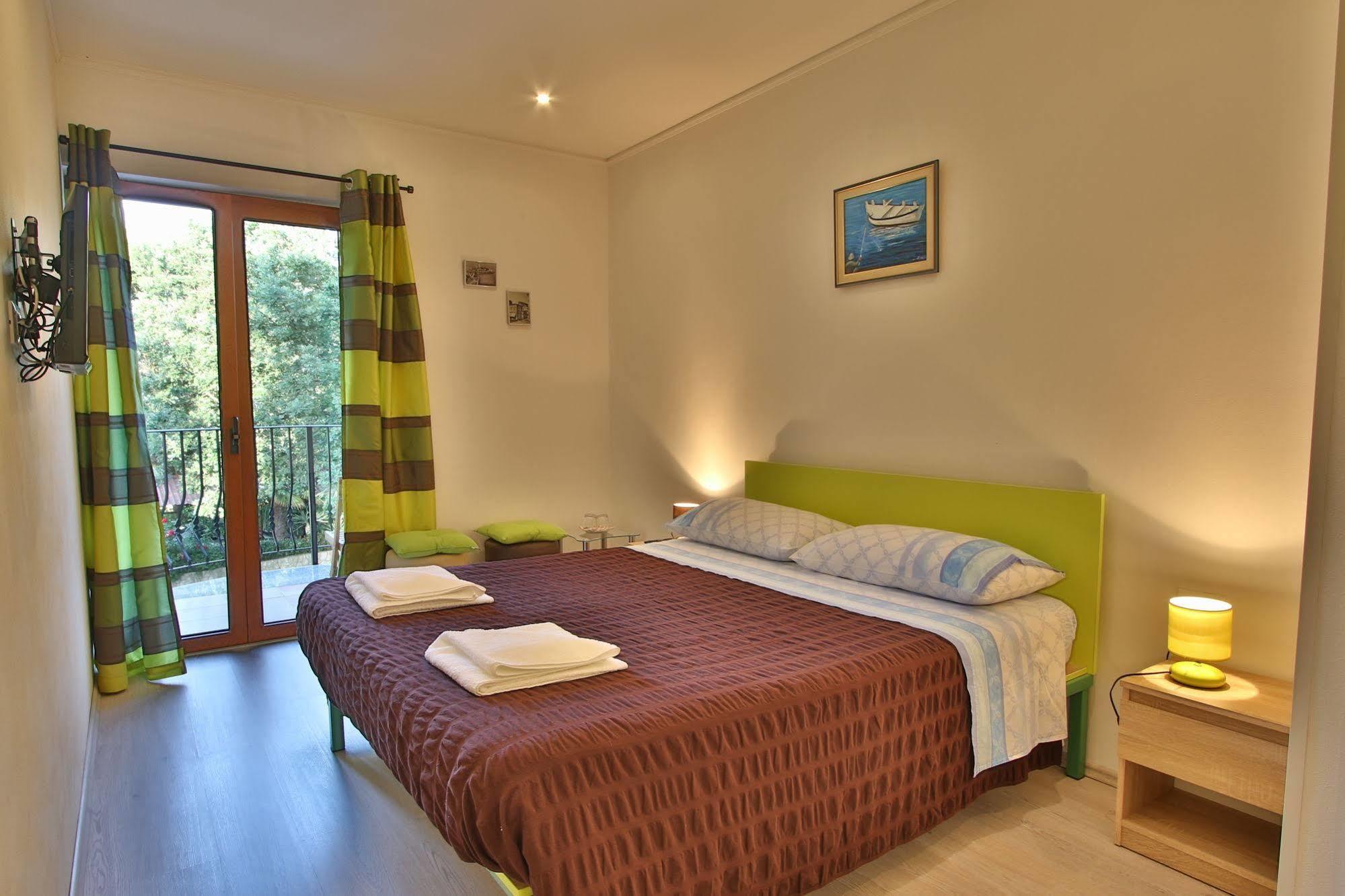 Rooms And Apartment Feral Rovinj Luaran gambar